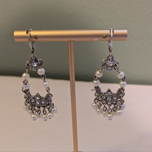 Vintage Pearl Dangle Earrings - Picture 2 of 4